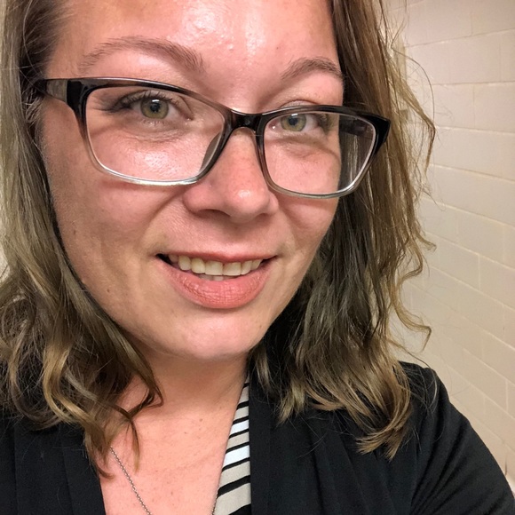 Meet your Posher, Shawna - Picture 3 of 3